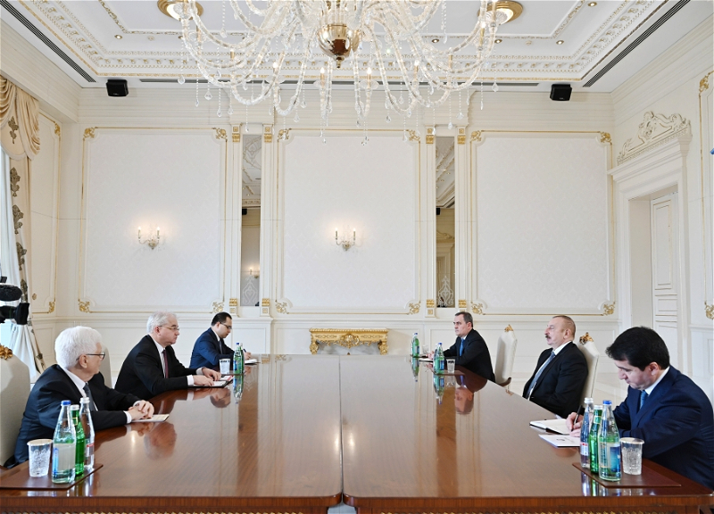 Ильхам Алиев принял спецпредставителя МИД РФ по нормализации азербайджано-армянских отношений