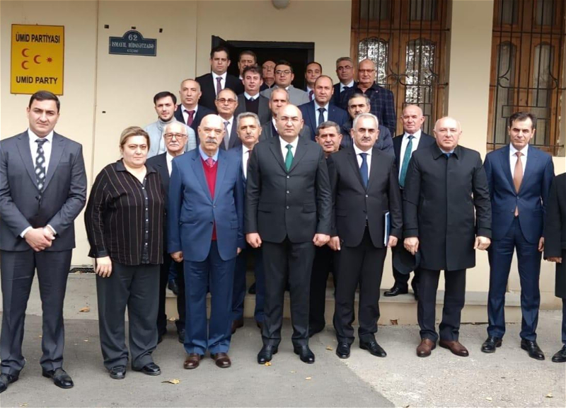 В Баку находятся члены оргкомитета переходного Милли Меджлиса Южного Азербайджана