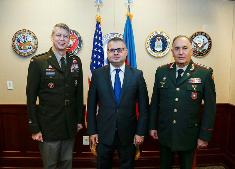 Начальник Генштаба ВС Азербайджана встретился с главой Бюро Национальной гвардии США