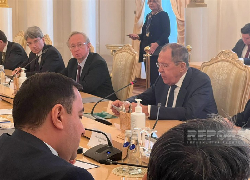Лавров: Россия намерена способствовать заключению мирного договора между Азербайджаном и Арменией