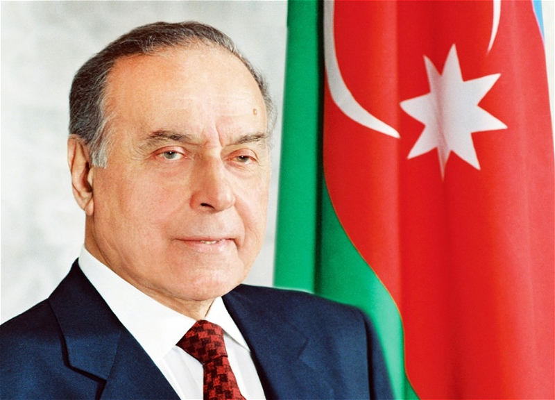 Великий лидер, который спас Азербайджан. Сегодня День памяти Гейдара Алиева