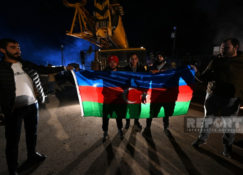 Акция протеста на дороге Шуша-Ханкенди продолжается и в ночные часы - ФОТО - ВИДЕО - ОБНОВЛЕНО