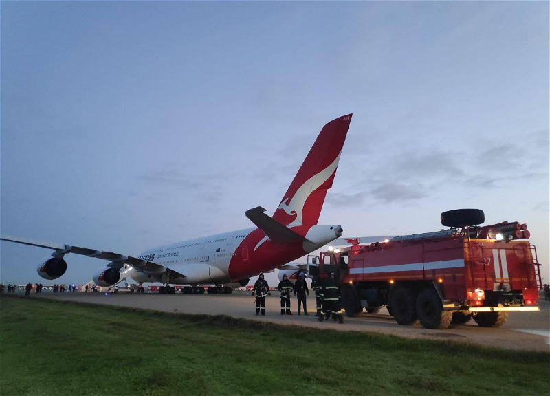 “Qantas Airways” aviaşirkətinin təyyarəsi Heydər Əliyev Beynəlxalq Aeroportunda qəza enişi edib - FOTO