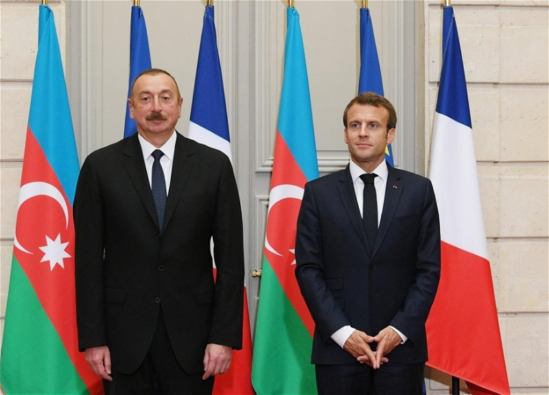 Алиев сказал Макрону о том, что Армения все еще удерживает под оккупацией восемь азербайджанских сел