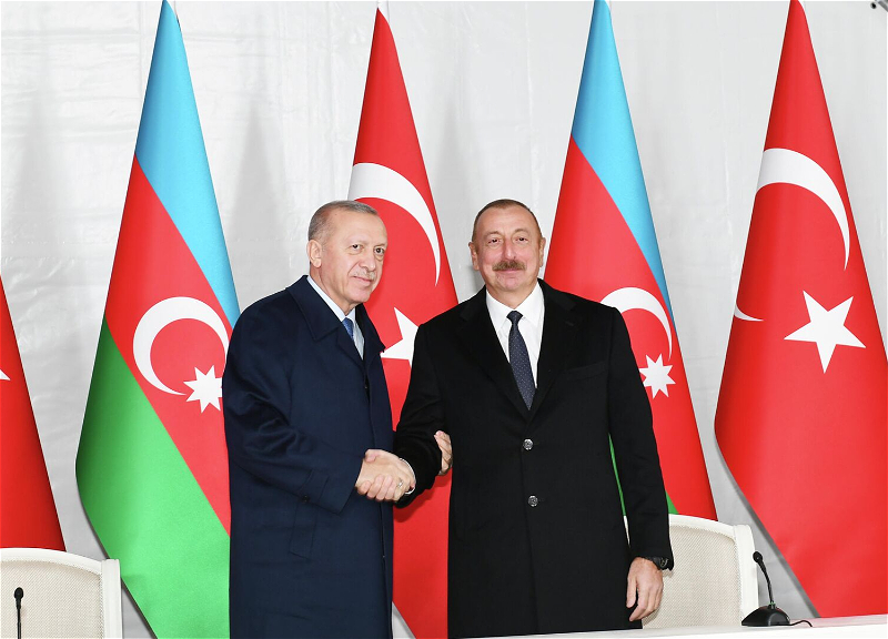 Президент Турции поздравил азербайджанского лидера