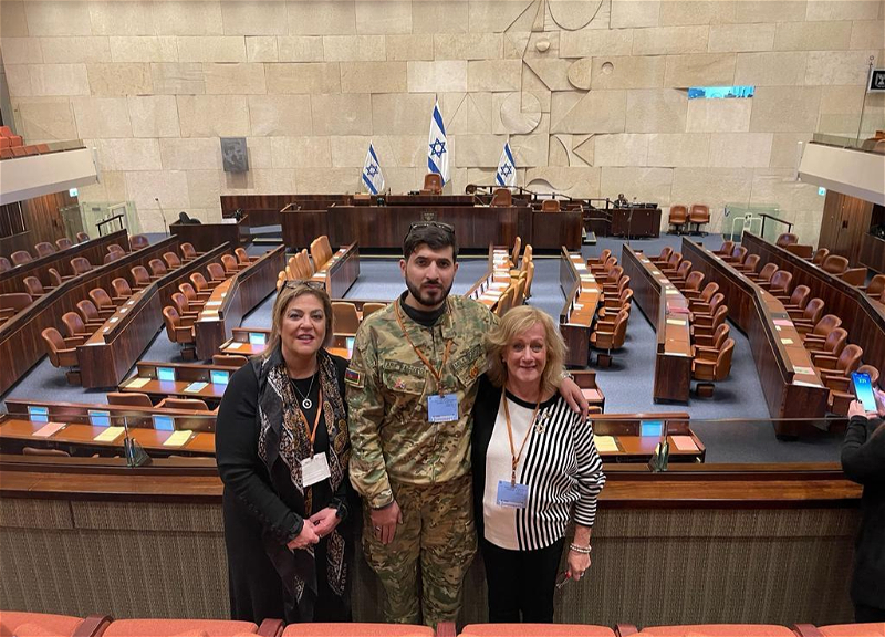 Азербайджанский ветеран отправился в Израиль, чтобы встретиться с врачом, вернувшим ему зрение, и семьей донора - ФОТО