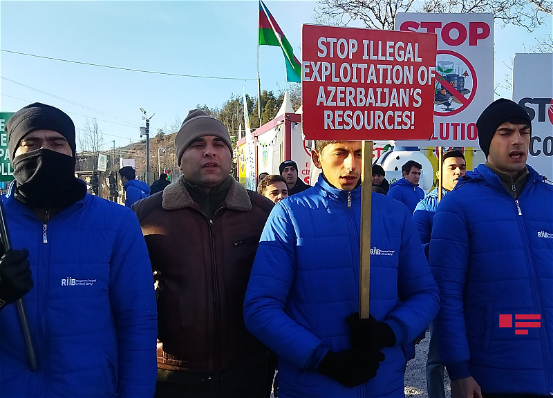 Акция протеста на дороге Ханкенди-Лачин продолжается и в первый день нового года - ФОТО - ВИДЕО - ОБНОВЛЕНО