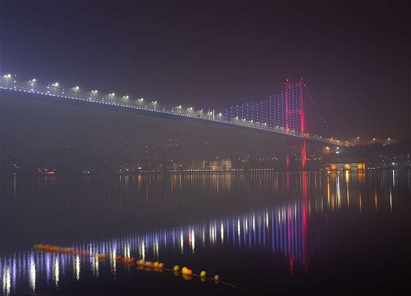 Густой туман в Стамбуле все еще блокирует судоходство и дорожное движение – ФОТО