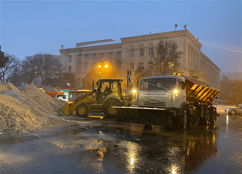 Как Исполнительная власть очищает улицы Баку? – ФОТО