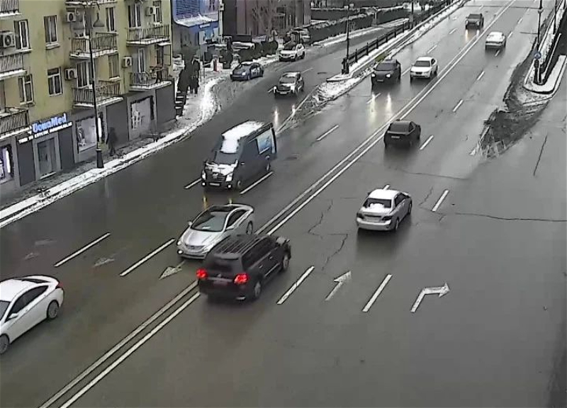 Снег освободил дороги Баку от пробок – ФОТО