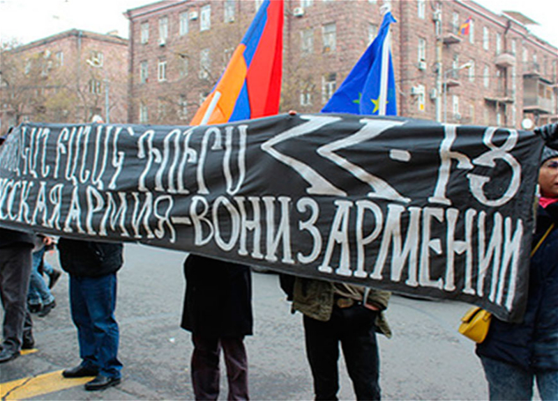 «Барьер номер один» - на снос? В партии Пашиняна убеждены, что российское военное присутствие в Армении не вечно