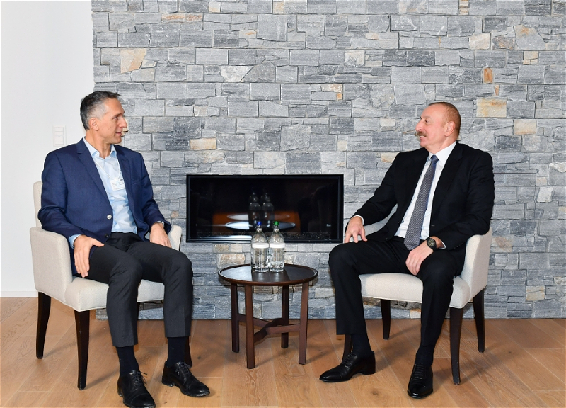 В Давосе состоялась встреча Президента Ильхама Алиева с генеральным исполнительным директором компании Signify - ФОТО