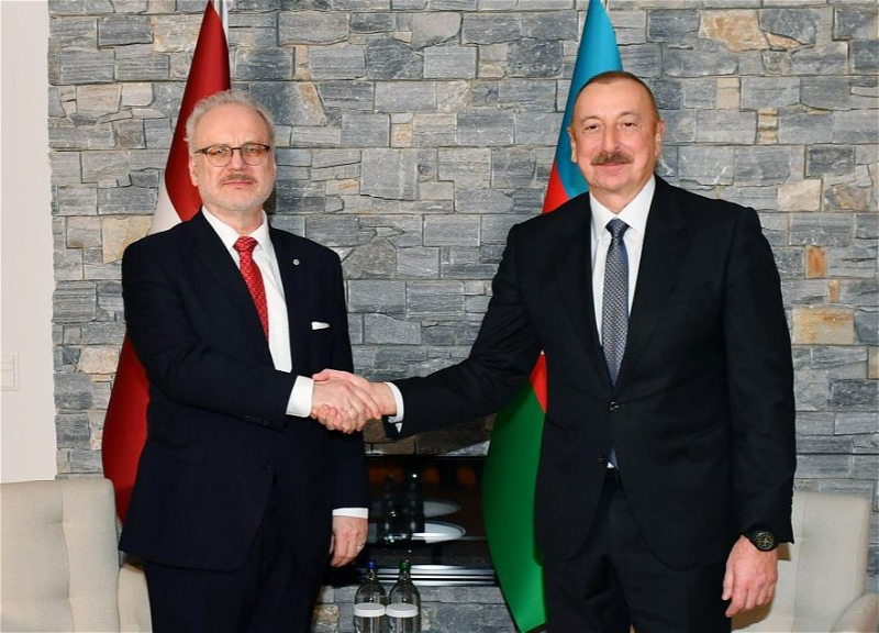 Президент Ильхам Алиев встретился в Давосе с Президентом Латвии - ФОТО