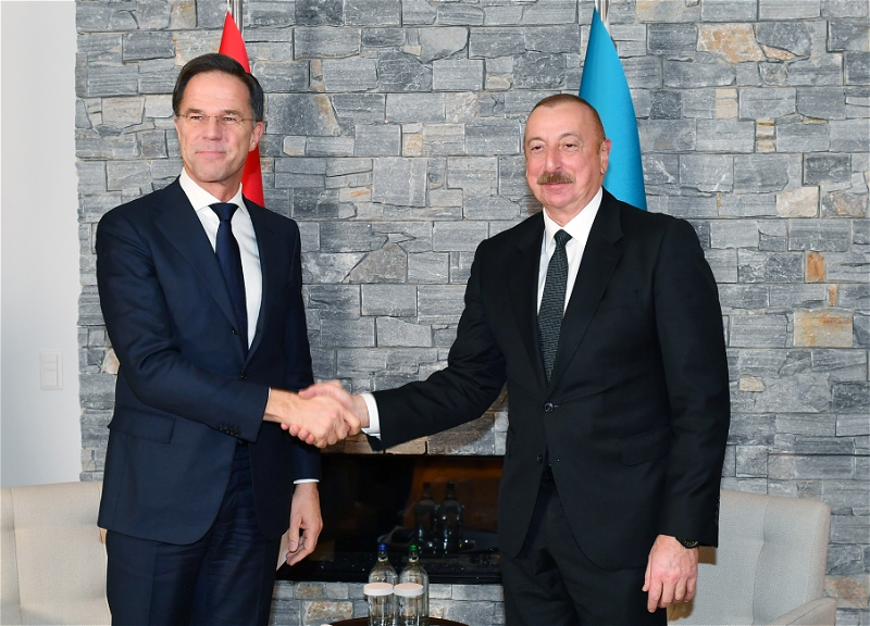Президент Ильхам Алиев встретился в Давосе с премьер-министром Королевства Нидерландов - ФОТО