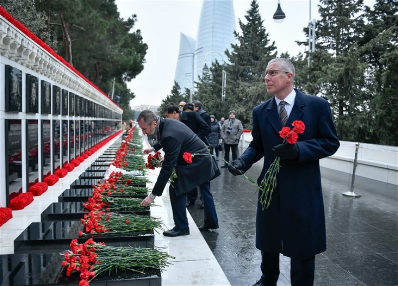 Britaniyanın Azərbaycandakı səfiri 20 Yanvar Ümumxalq Hüzn Günü ilə bağlı paylaşım edib