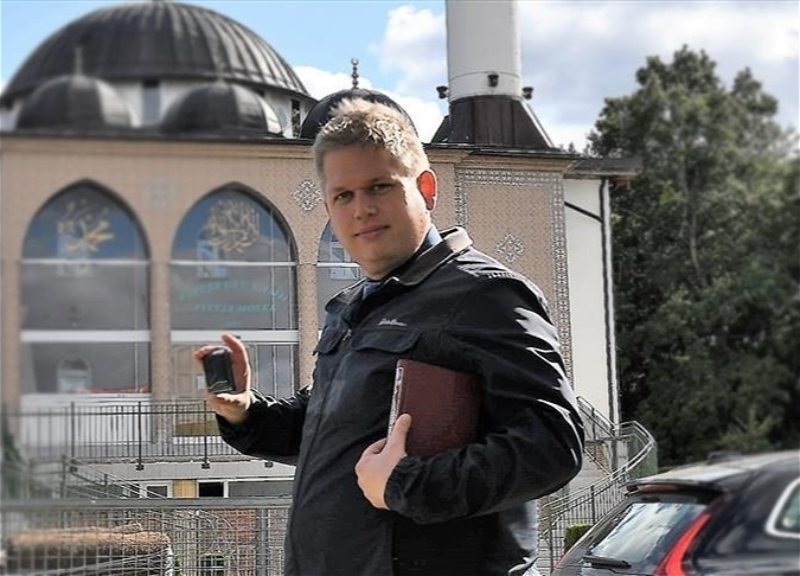 МИД Турции осудил сожжение Корана в Швеции - ВИДЕО