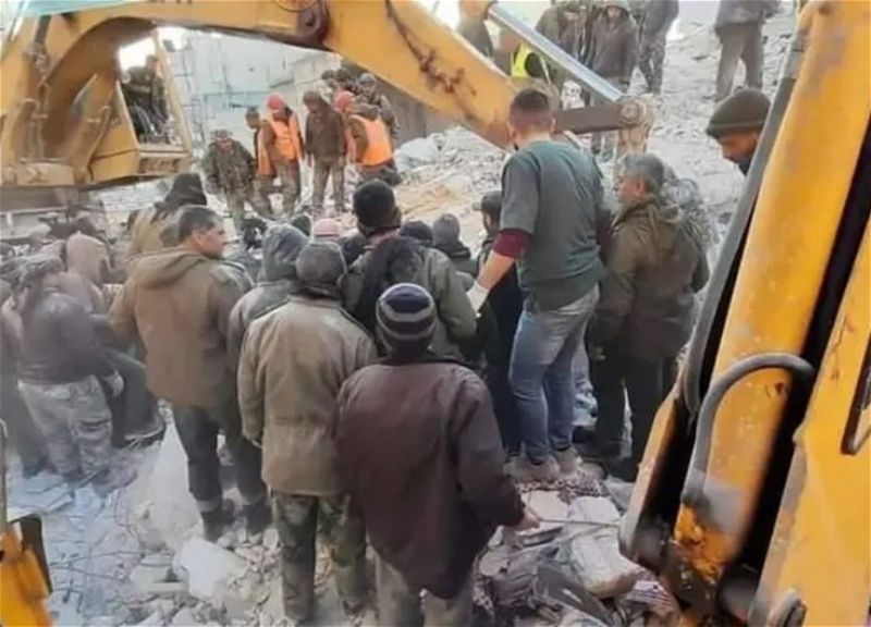 Десять человек погибли при обрушении жилого дома в сирийском Алеппо
