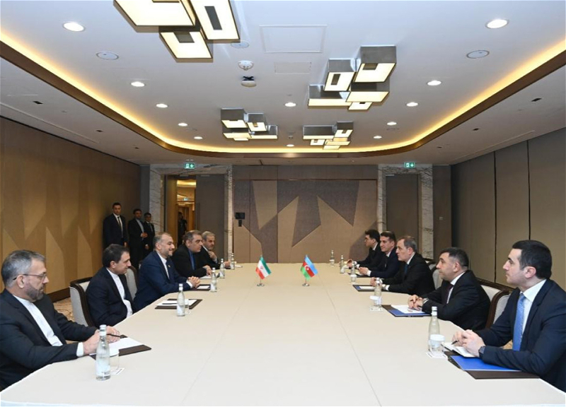 Главы МИД Азербайджана и Ирана обсудили региональные вопросы - ФОТО