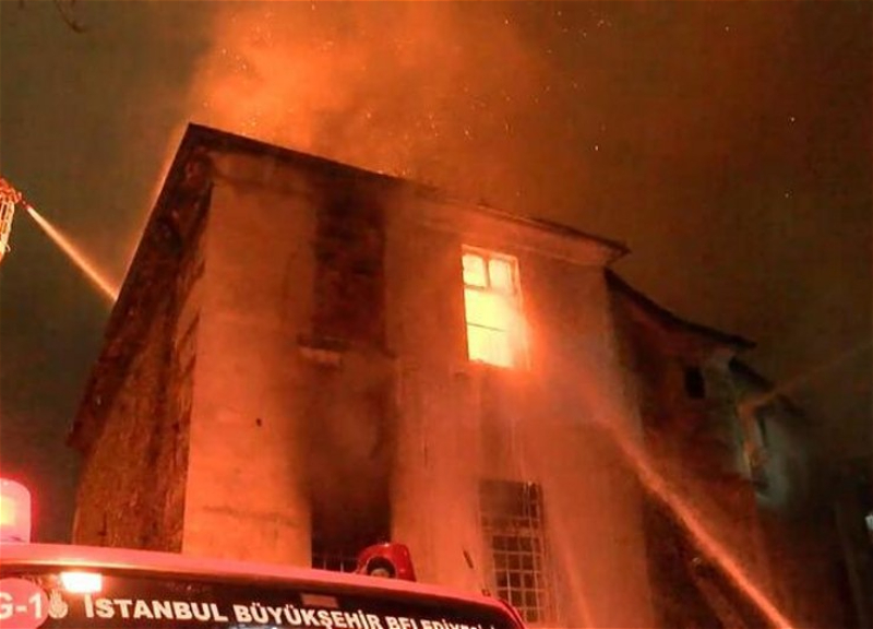 В Стамбуле в армянской церкви произошел пожар, есть погибшие - ВИДЕО