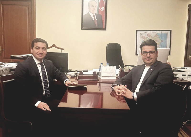 Посол Ирана встретился с помощником Президента Азербайджана