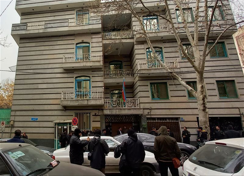 Сотрудников посольства Азербайджана в Иране эвакуируют