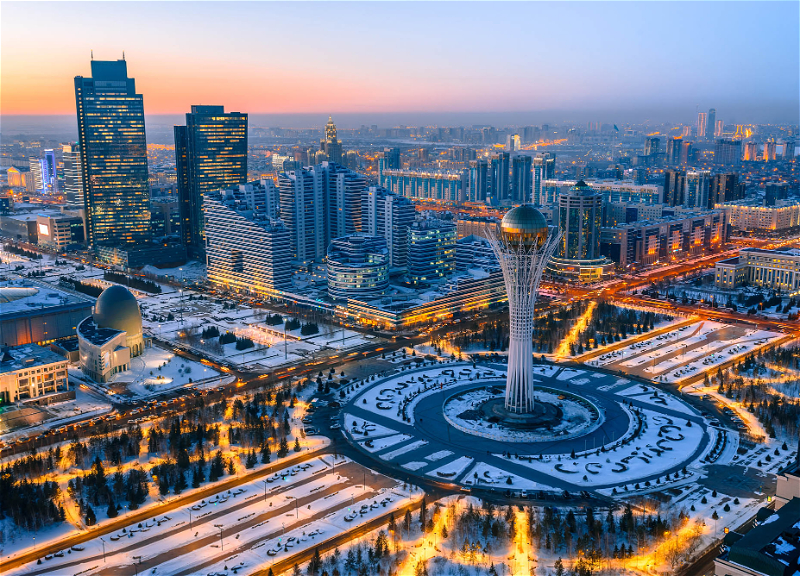 Граждане Азербайджана теперь могут находиться в Казахстане без виз 90 дней