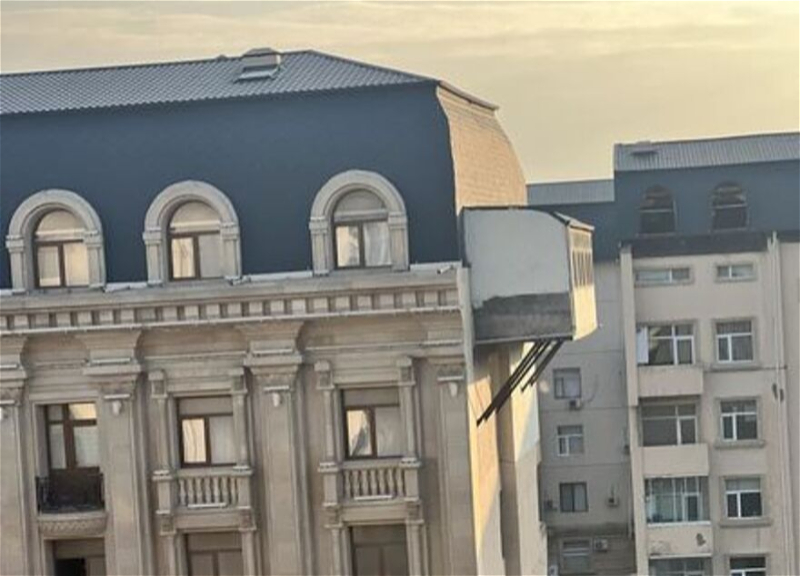 В Баку к мансарде здания пристроили дополнительный балкон - ФОТО