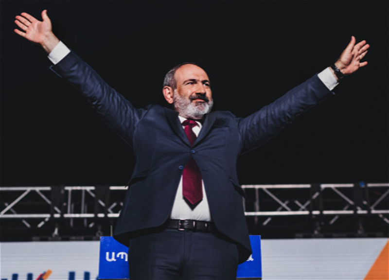 Премьер и президент Армении вооружаются
