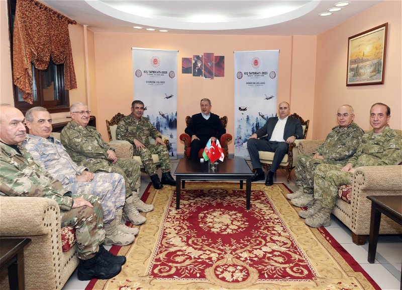 В Карсе состоялась трехсторонняя встреча министров обороны Турции, Азербайджана и Грузии - ФОТО