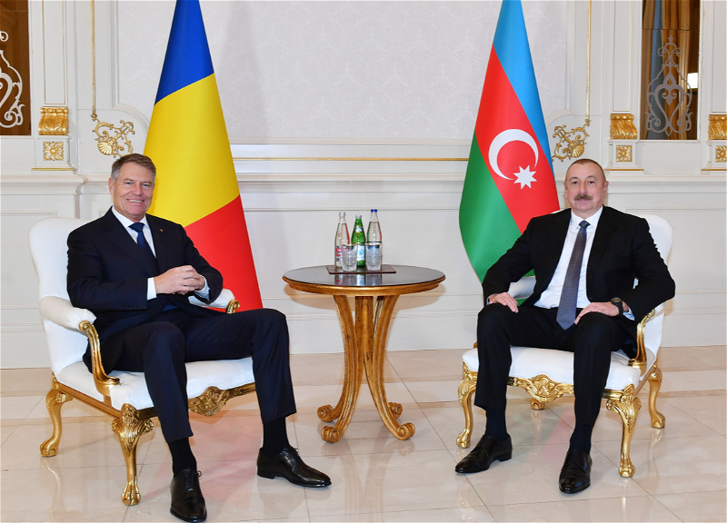 Состоялась встреча один на один президентов Азербайджана и Румынии - ФОТО