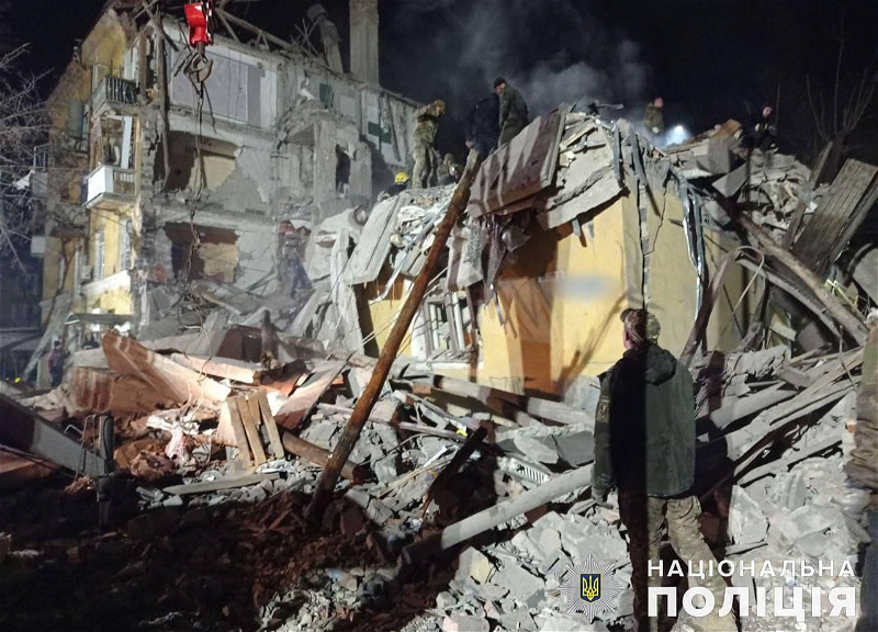 Удар по дому в Краматорске: есть погибшие, под завалами ищут людей - ФОТО