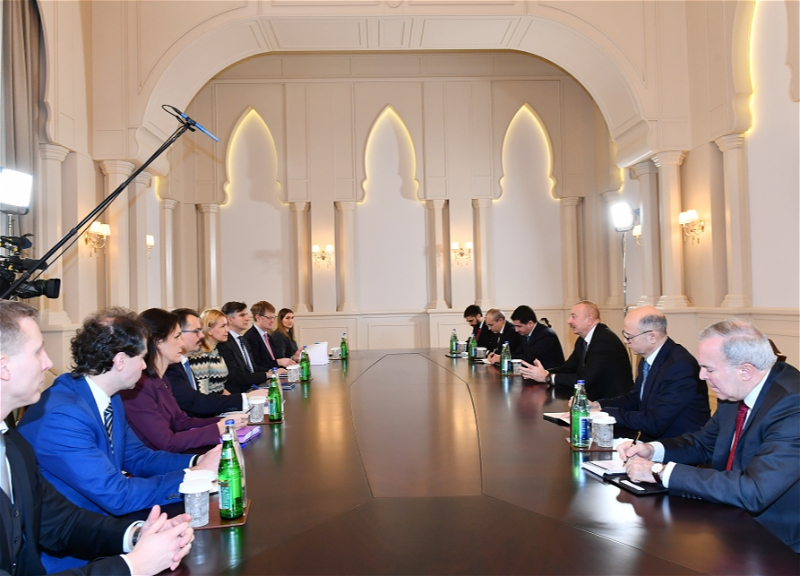 Президент Ильхам Алиев принял делегацию во главе с комиссаром Европейского Союза - ФОТО