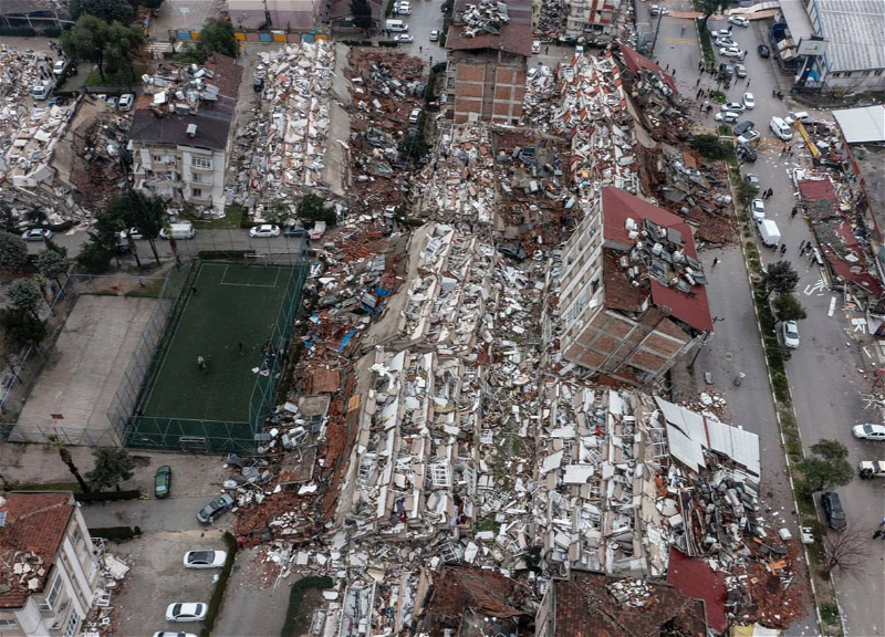 Число погибших в результате землетрясения в Турции достигло 1 762 - ФОТО - ВИДЕО - ОБНОВЛЕНО