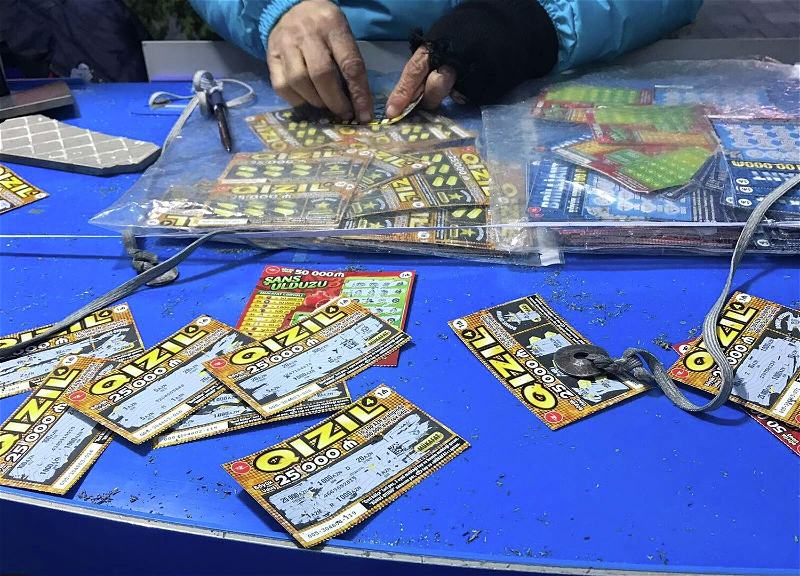 В Баку мужчина украл 200 лотерейных билетов