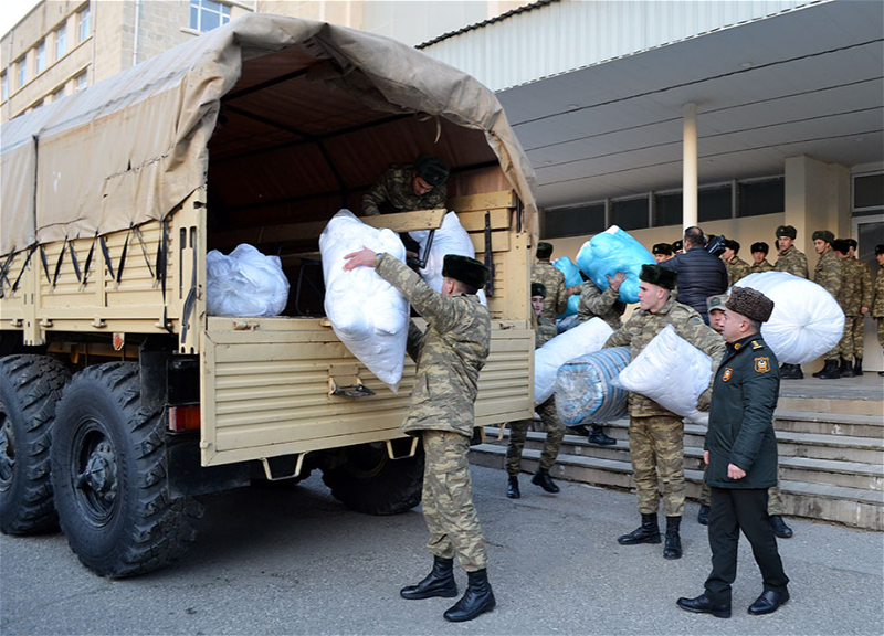 Азербайджанские военные отправили в Турцию гуманитарную помощь - ФОТО