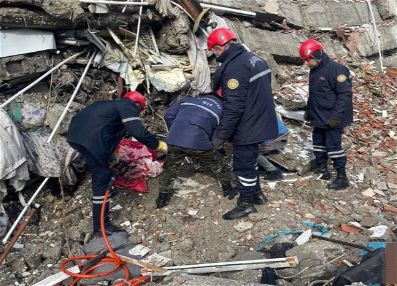 Спасатели МЧС АР вызволили из-под завалов девочку спустя 105 часов после землетрясения в Турции