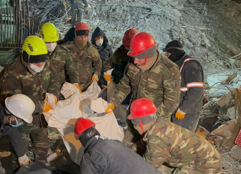 Сотрудники МЧС Азербайджана продолжают поисково-спасательные операции в Турции - ФОТО - ВИДЕО
