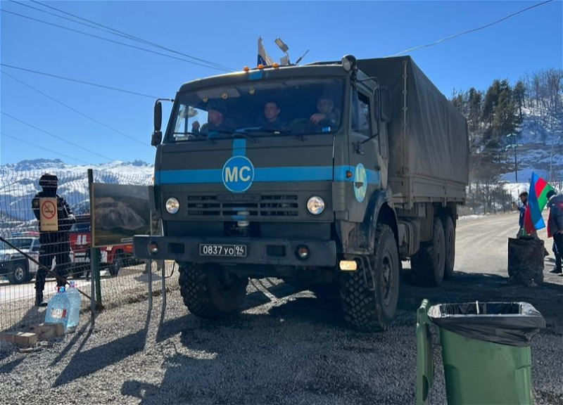 Sülhməramlılara aid 2 avtomobil Laçın yolundan keçib - FOTO