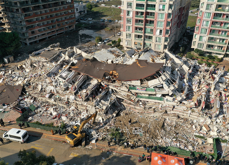 Число жертв землетрясений в Турции превысило 43,5 тыс человек – Министр