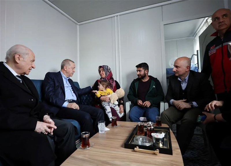 «Helallik istiyorum»: Эрдоган попросил прощения у жителей Адыямана и обещал запретить высотки в зоне бедствия - ВИДЕО