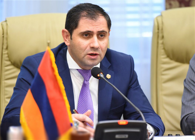 «Грапарак»: Папикян покинет пост министра обороны Армении, Пашинян нашел ему замену