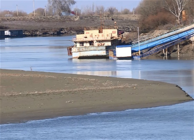 Уровень воды в реке Кура значительно понизился - ФОТО