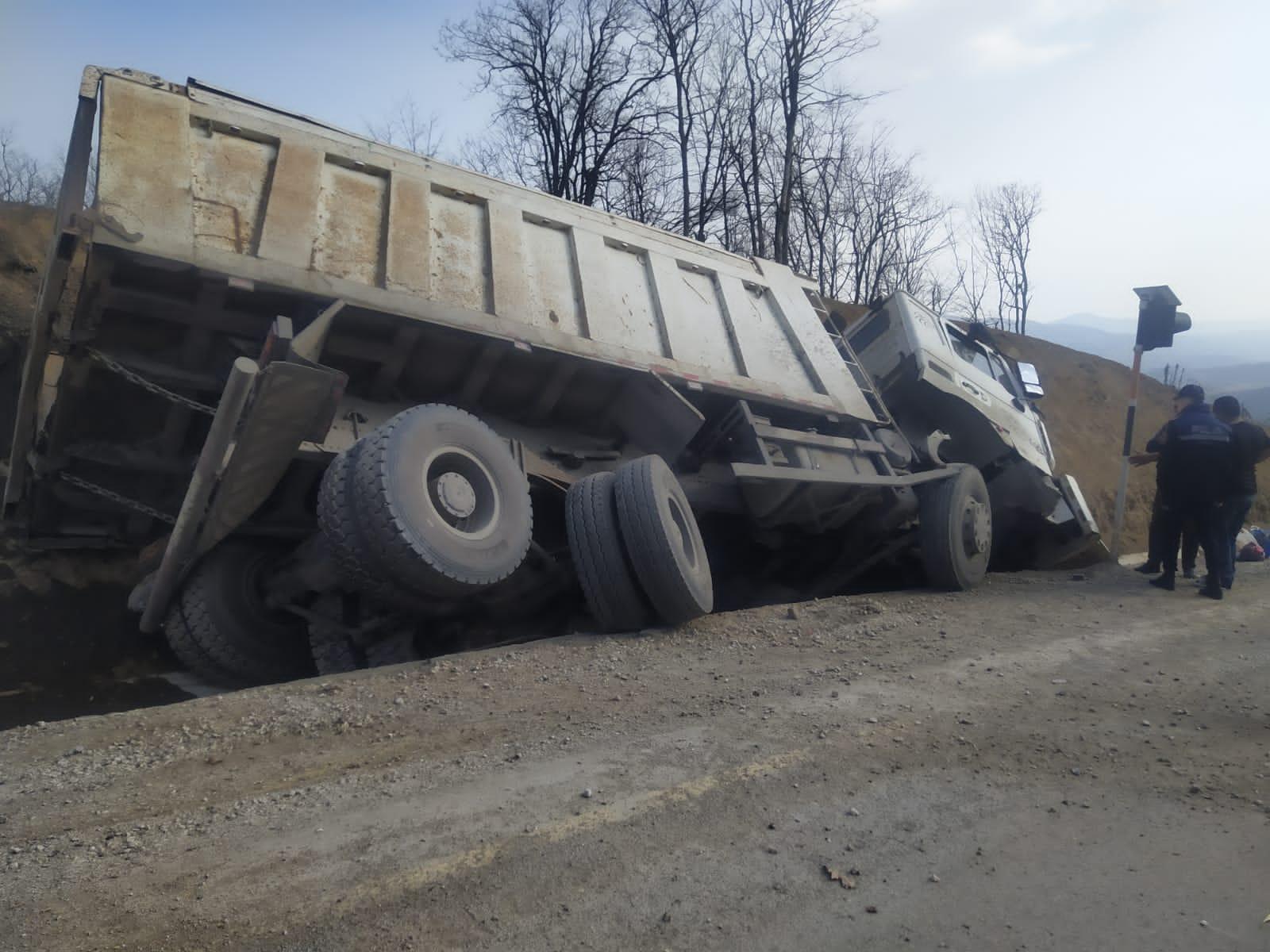 В Ходжалинском районе грузовик попал в ДТП, водитель получил травмы - ФОТО  | 1news.az | Новости