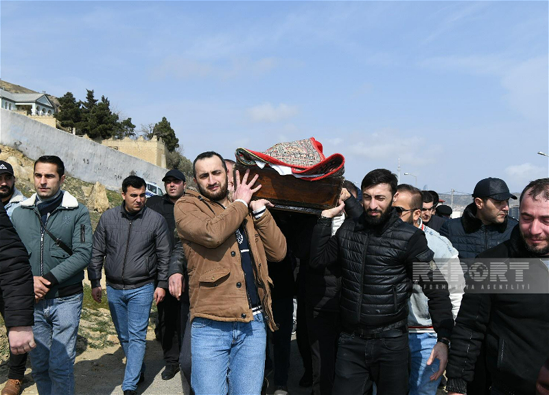 В Баку похоронили погибшего в ходе вооруженного инцидента в гипермаркете - ФОТО