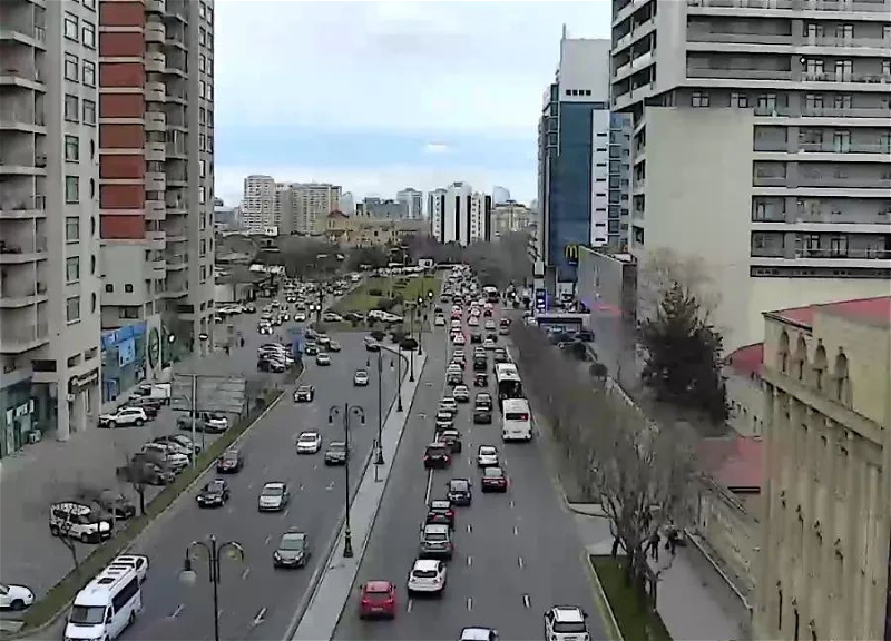 Bakıda sıxlıq olan yollar - SİYAHI