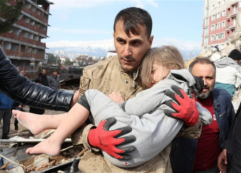После землетрясений в Турции и Сирии более 850 тысяч детей остаются перемещенными лицами