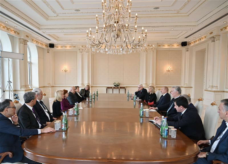 Президент Ильхам Алиев принял сопредседателей и членов Правления Международного центра Низами Гянджеви - ФОТО