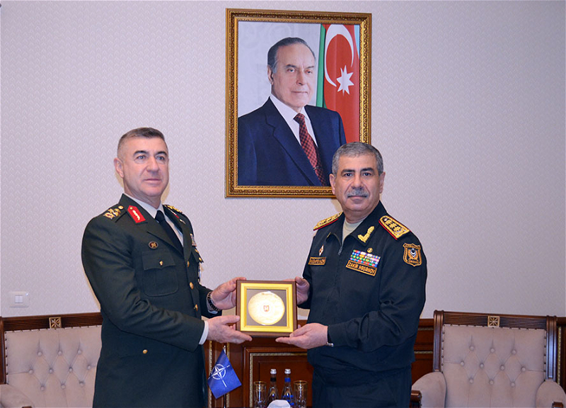 Министр обороны Азербайджана встретился с представителем НАТО - ФОТО