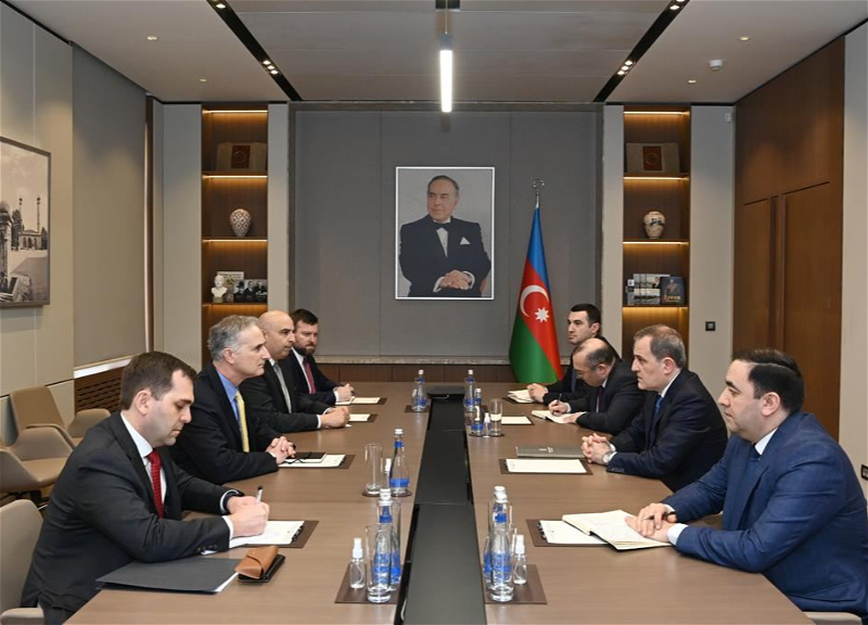 Джейхун Байрамов встретился со старшим советником Госдепартамента США по переговорам на Кавказе
