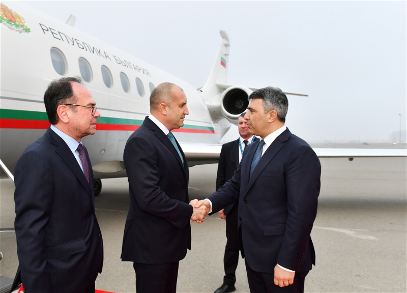 Президент Болгарии Румен Радев прибыл с рабочим визитом в Азербайджан - ФОТО